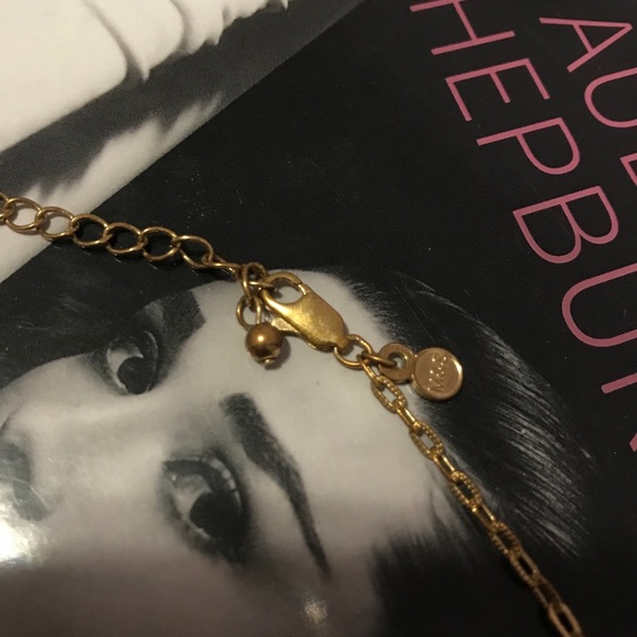 Mark and Spencer 18 inch gold tone necklace - Picture 3 of 3